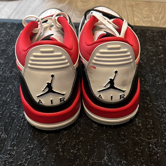 Air Jordan Legacy 312 Low GS red CD7069–160 - Picture 5 of 6